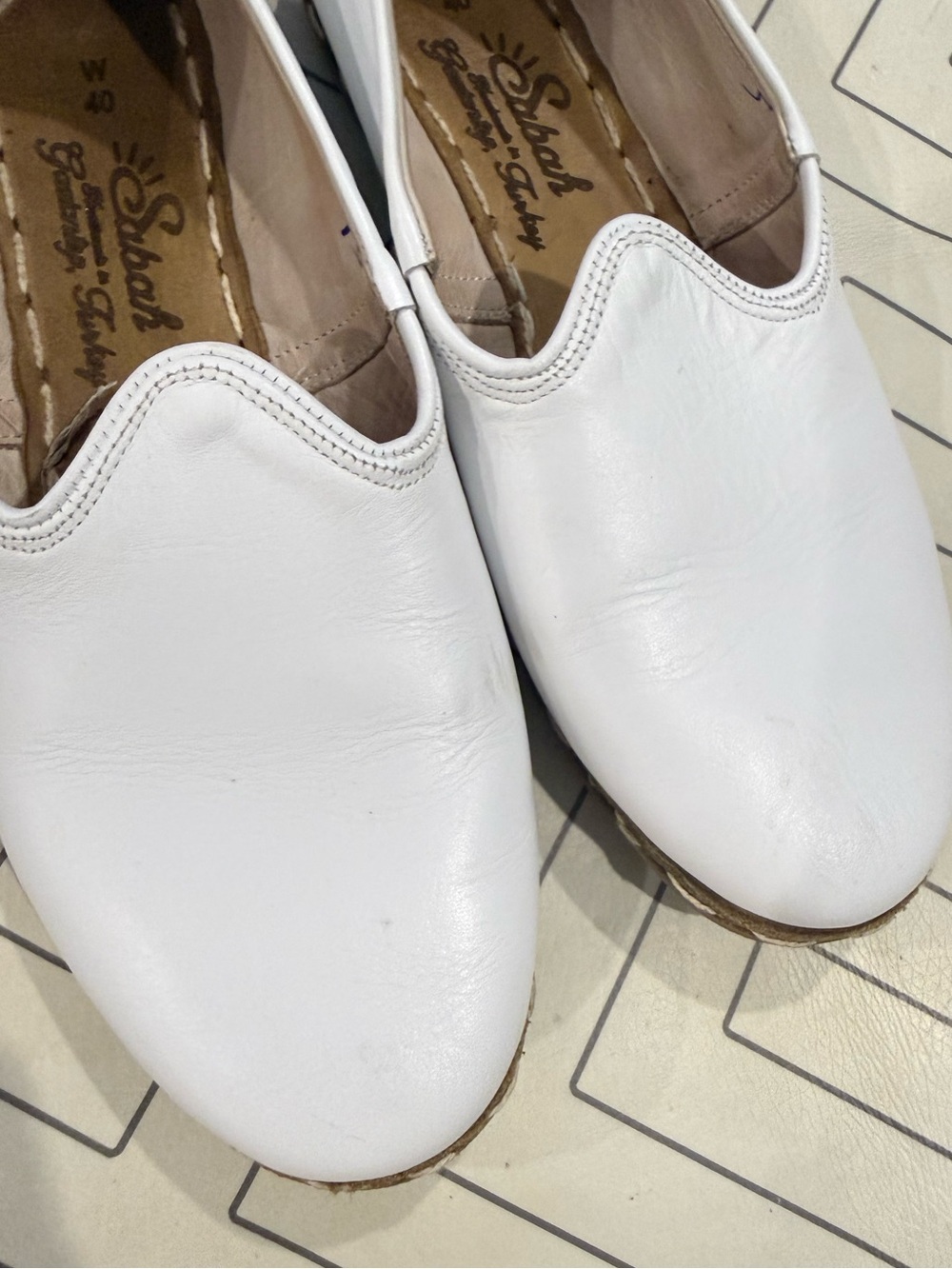 Sabah White Slip-On Leather Flats - Picture 4 of 11